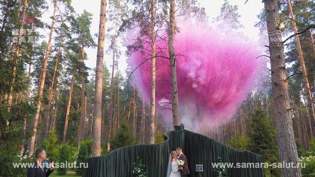 Шикарный веерный дымовой эффект.