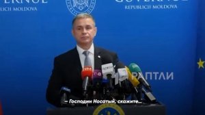 Министр обороны Молдавии Анатолий Носатый внезапно забыл русский язык. 
Когда журналистка начала