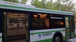 Автобус Лиаз-5292.22(2-2-2) следует по маршруту 569