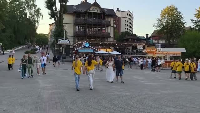 Трускавец - Прогулка в центральном парке, вечер лето 2026
