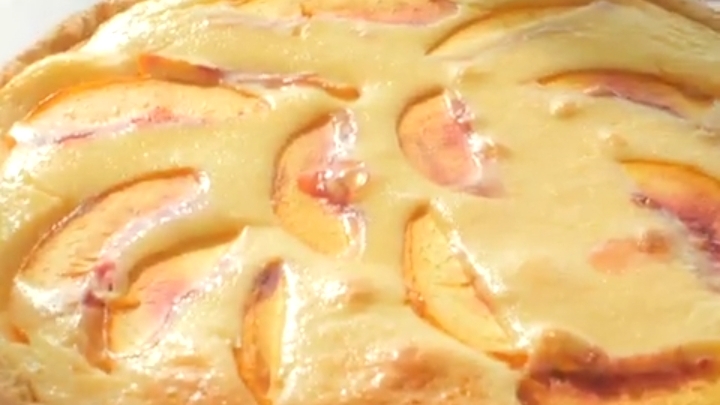 Сегодня на десерт сметанный ПИРОГ с персиками🍑