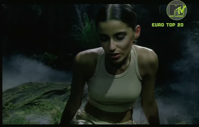 Nelly Furtado – Turn Off The Light