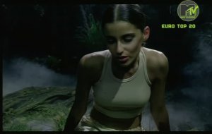 Nelly Furtado – Turn Off The Light