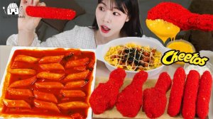 Мукбанг - курица и сырные закуски - еда на камеру