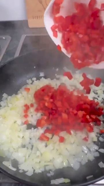 ПЫШНЫЕ ЛОДОЧКИ С МЯСОМ