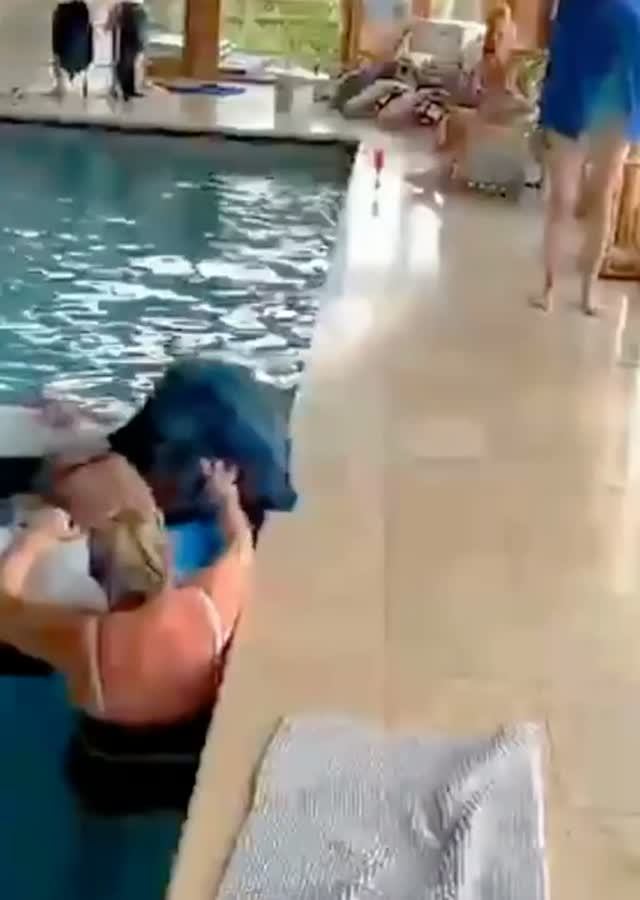 Не смешно, а больно