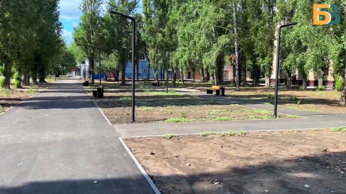 Завершается благоустройство сквера по проспекту Героев