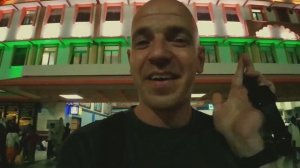 Индия - изнанка жизни, грабежи, трущобы и самые добрые люди на свете   Документальный фильм.mp4