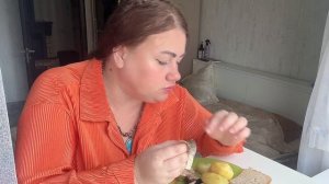 МУКБАНГ СКУМБРИЯ КАРТОШКА КВАС И МАРИНОВАННЫЕ ОГУРЦЫ 😋 ЭТО ОЧЕНЬ ВКУСНО!!!🤤 MUKBANG