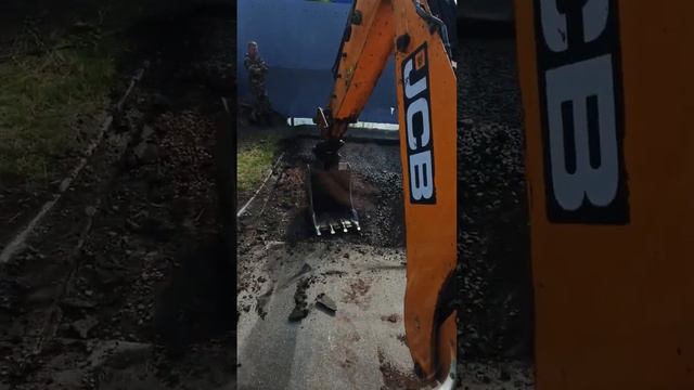 работа задним ковшом 🚜JCB #рек #jcb #ярославль #работа