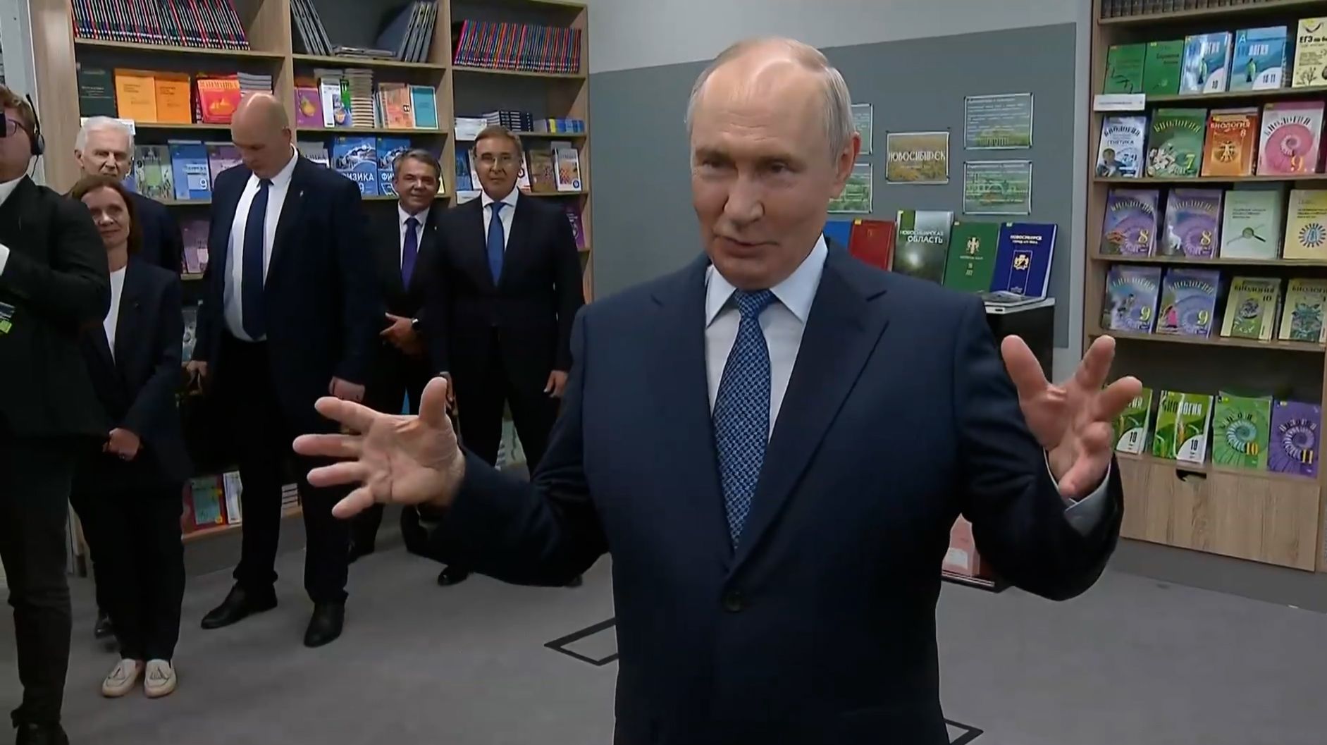 «СЕРОЕ ВЕЩЕСТВО СКУКОЖИВАЕТСЯ»: Путин предупредил о главной угрозе ИИ