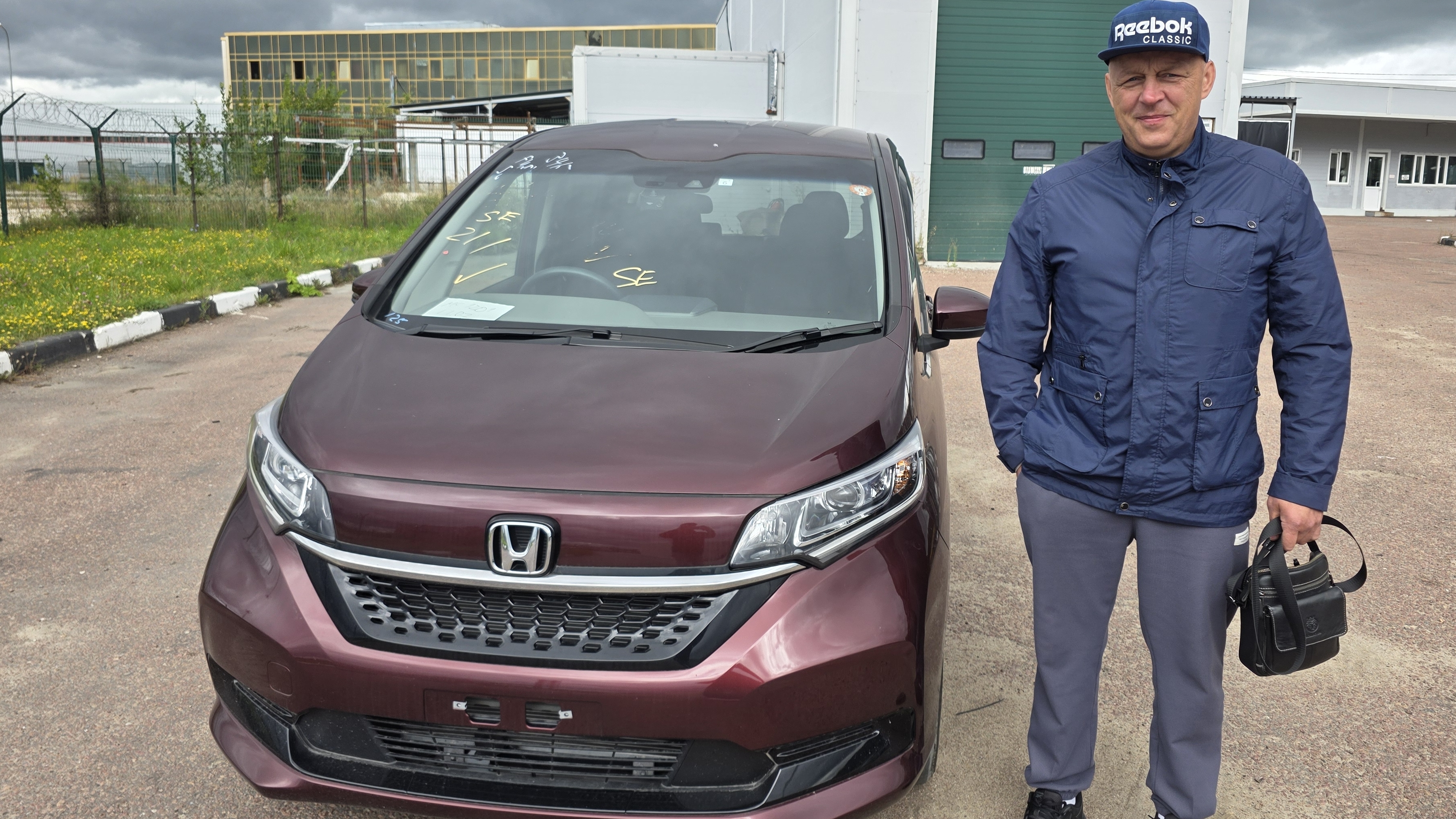 Honda Freed 2023 привезли из Японии в Москву нашему покупателю из Мурманска