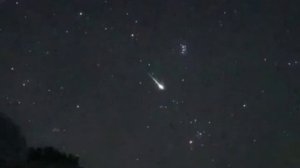 Метеорного поток  Персеиды, пик которого пришёлся почти одновременно с солнечным затмением
