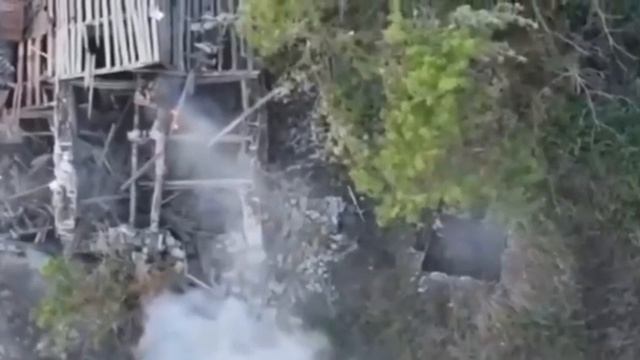Солдат головой отбил дрон. Остался жив.

Такое не придумаешь. На войне бывает всякое, но когда желез