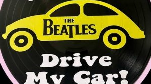 Singing Driver - Baby You Can Drive My Car (by The Beatles). И версия с текстом ВИА «Весёлые ребята»