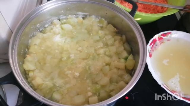 Кабачковая икра с майонезомну очень вкусная ! Плюс лайфхак для ускорения приготовления.
