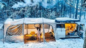 🌨️ Ночью штормовой ветер и снег обрушили 6-метровую палатку CHAVAC.