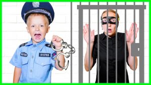 Никита и веселые истории про полицеского, микробов и малышку