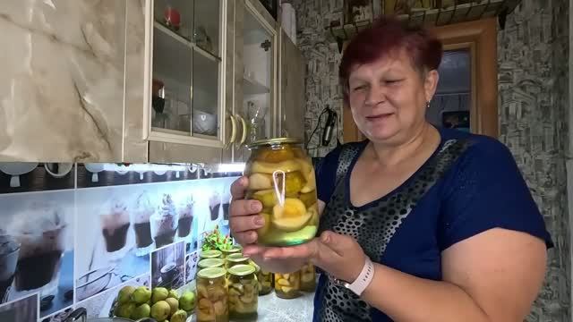 Сколько их не делай , всегда мало!! Яблочные и грушевые дольки в сиропе!! Невероятно вкусно!!