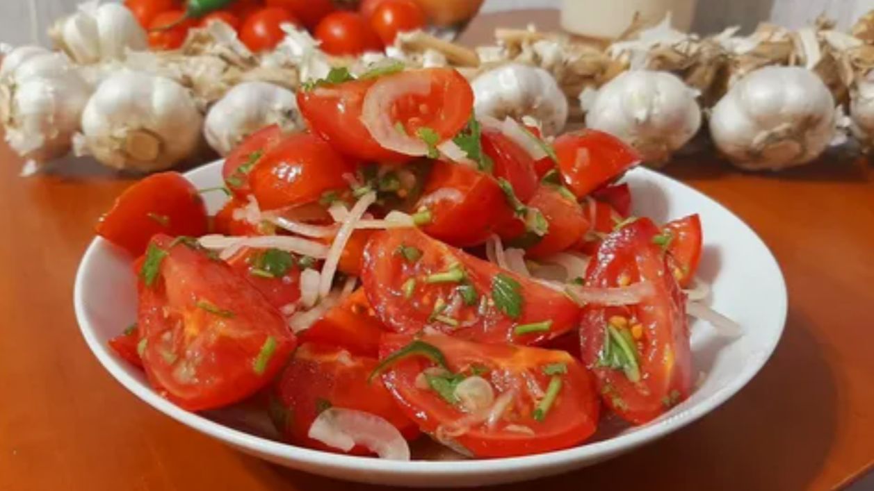 Помидоры маринованные острые.
