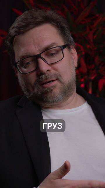 Открыл контейнер, а там ТОРЧИТ НОС! Как я случайно перевез лося