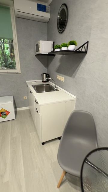 Квартира студия 13.4 кв м в центре Сочи с чистовым ремонтом, мебелью и техникой