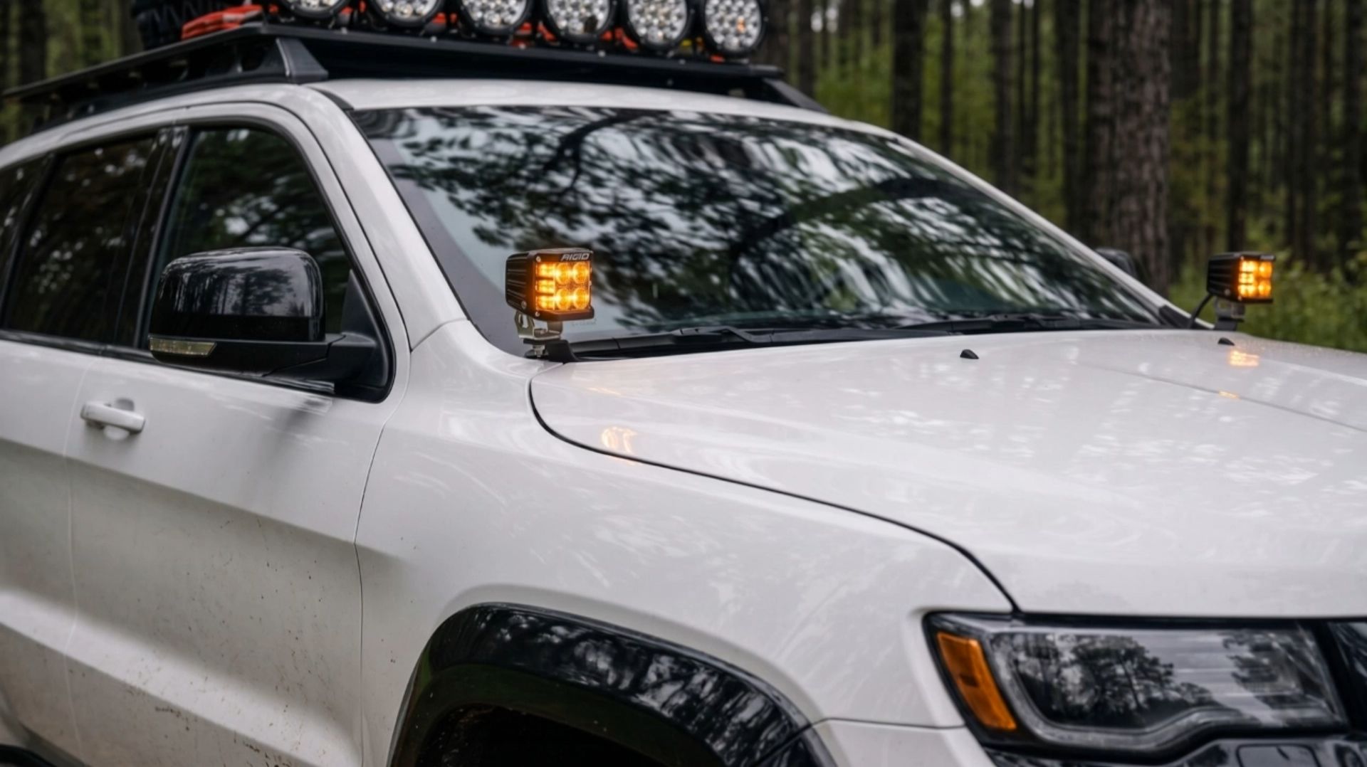 Крепление фар на капот для Jeep Grand Cherokee 2010-2021