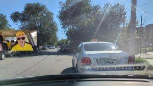 Где-то езжу, чет доставляю.