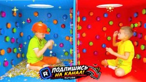 Дети ищут выход из комнаты - Челленджи для детей