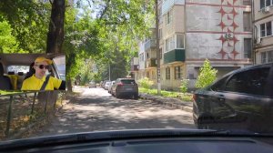 Где-то езжу, чет доставляю.