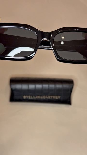 Stella McCartney всегда была про моду без лишнего шума -...