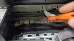 Canon G3430 плохая печать по причине воздуха в трубопроводе, а также чистим поддон через драйвер