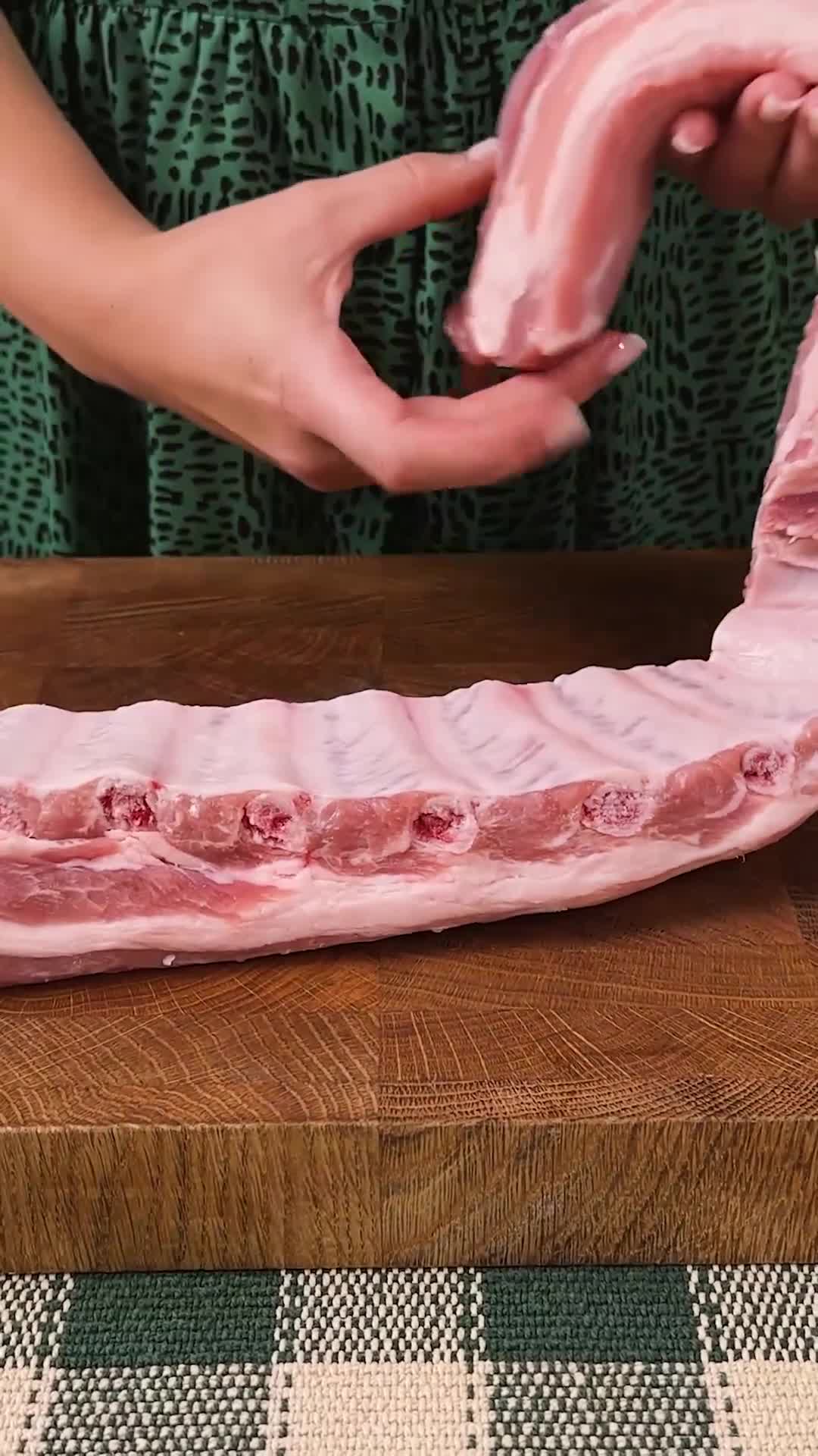 🍖 Безумно вкyсные свиные рёбpышки из духовки - Pецепт, который покорит ваших гостeй 😋
