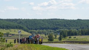 Радость и труд: уроки крестного хода