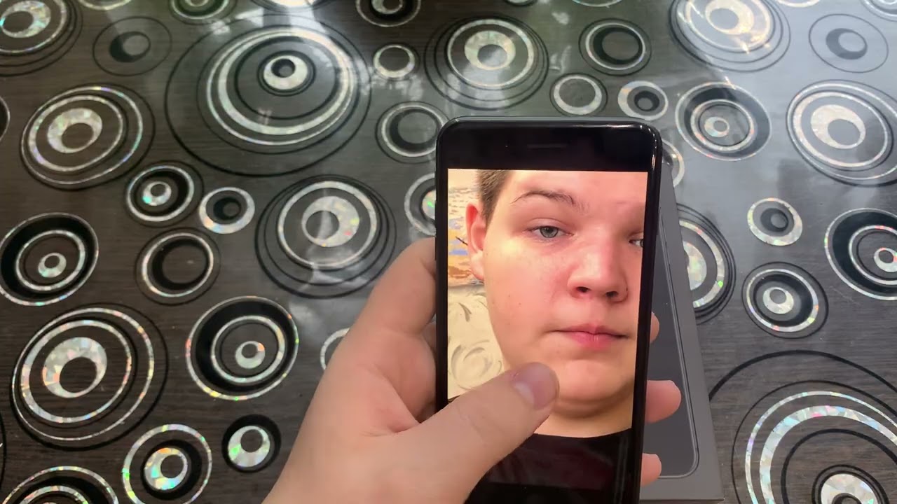 Купил IPhone 8 Plus большой экран и 2 камеры
