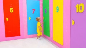 Влад и Ники 10 Дверей и другие челленджи для детей