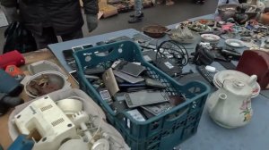 Барахолка в Минске предновогодняя торговля. Деньги из мусора. Мусорщик