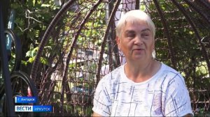 В цветущую достопримечательность превратила ангарчанка Людмила Братко свой дачный участок