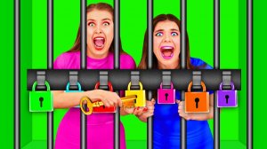Побег из Комнаты Челлендж _ Сумасшедший Челлендж