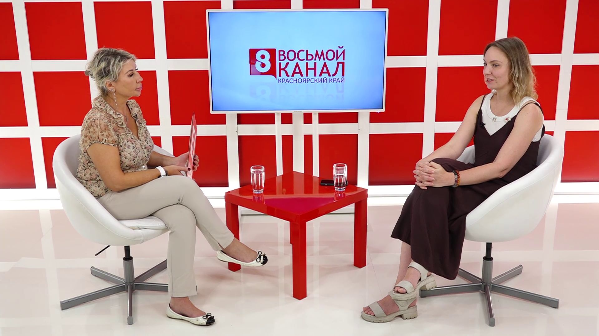 Интервью на 8 канале. Галина Орлова, Мари Булатова.