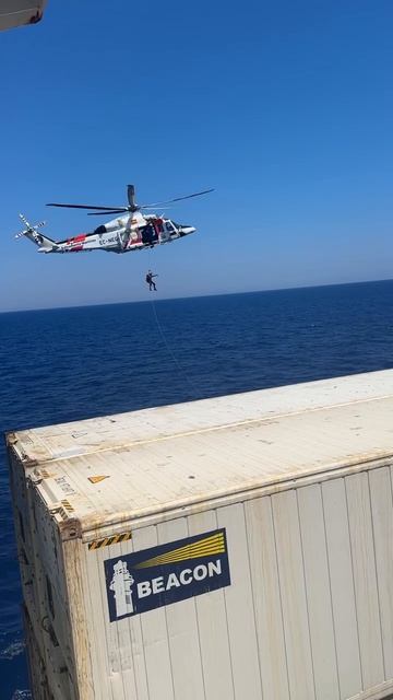 Учения в море: во всем нужна сноровка, закалка, тренировка!