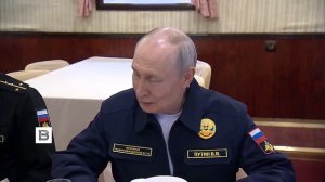 Владимир Путин пообедала экипажем гвардейского ракетного крейсера Варяг