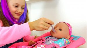 Полина играет с куклами. Morning routine with baby doll.
