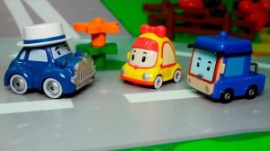 Мультики для детей с игрушками Робокар Полли - Гонки на скорость.