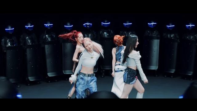 ITZY - UNTOUCHABLE