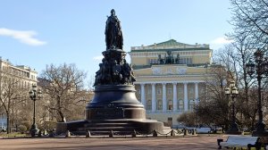 Прогулки по СПб.Екатерининский сквер.Пам.Екатерине II. Дом «Братья Елисеевы».Скульптура коту Елисею.