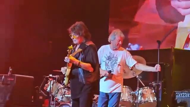 Ричи Блэкмор сыграл с  Deep Purple Smoke On The Water впервые за 33 года. ( 12.08.20260.