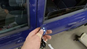 Renault Simbol не закрывается водительская дверь
