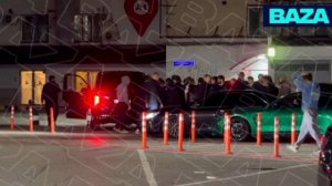 На «Горбушку» подъехало около 25 человек спортивного телосложения где идут обыски в криптообменниках