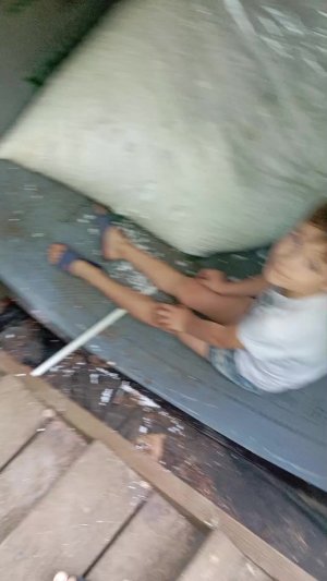 чел в твоём с охранниками не настоящие